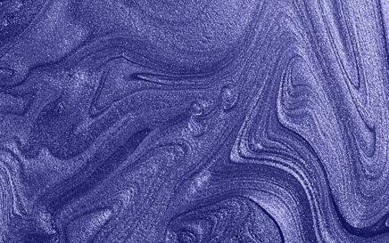 Und die Trendfarbe des Jahres 2022 ist…Very Peri. Welche Duft- und Beautytrends bringt sie?