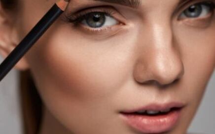 Eyebrows-Styling, bitte!